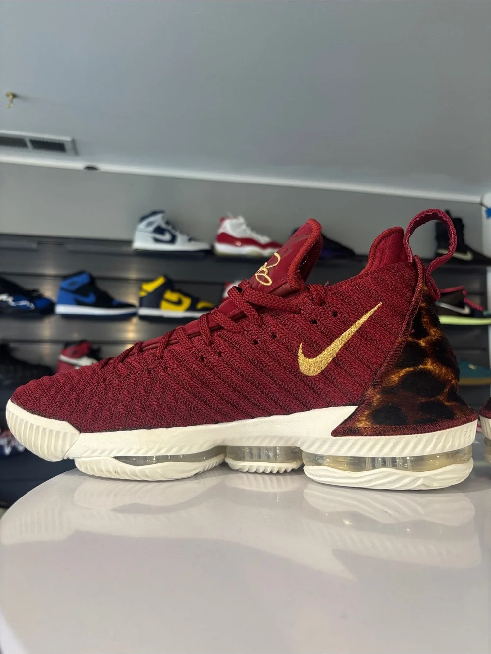 Nike LeBron ’16’ King Mens Size 12